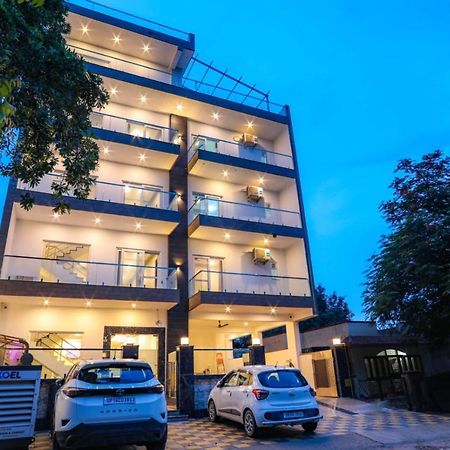 Kds Residency Hotel Greater Noida Exterior photo
